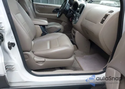 2003 Ford Escape Xlt from USA, damaged, VIN 1FMYU93143KA26346